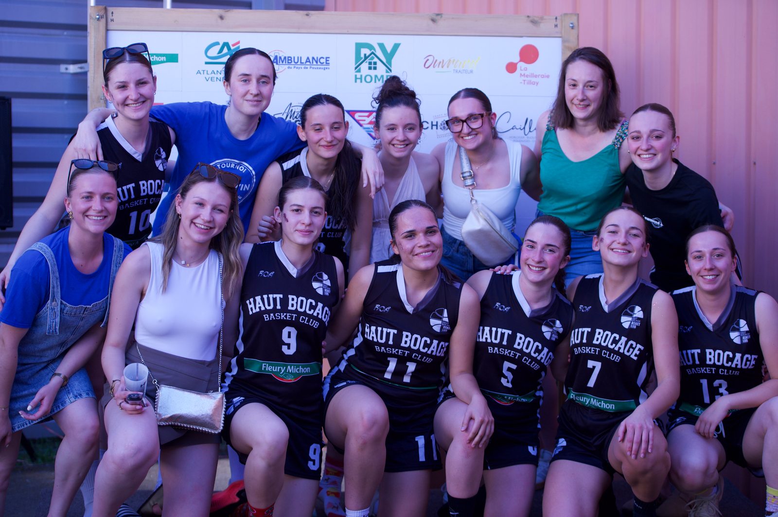 Équipe du Haut Bocage Vendée Basket réunie après le tournoi